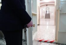 Carceri, rapporto Antigone: “Condizioni al limite della sopravvivenza tra caldo estremo e sovraffollamento record”