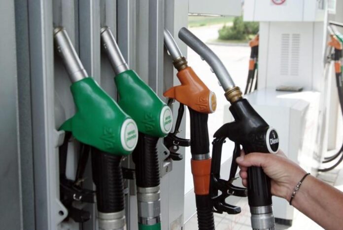 Caro carburanti, taglio delle accise sul gasolio prorogato al 25 agosto