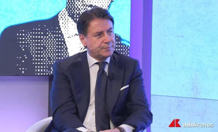 Conte e no M5S alle armi per Ucraina, reazione Pd: “E’ un Vannacci, vuole rompere”