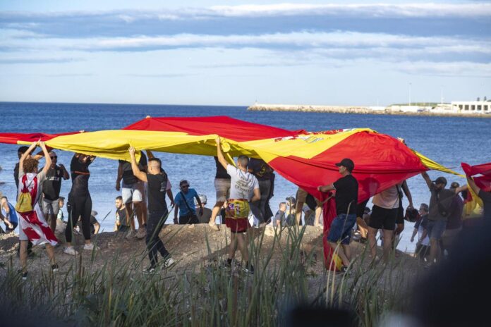 Crisi migranti a Ceuta, la Spagna chiede il sostegno dell’Europa. Piantedosi: “Il 31 decideremo”