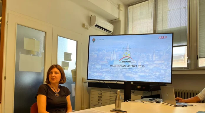 Data center e BESS, Colombara porta il futuro energetico e digitale di Vicenza in Consiglio comunale: “Il futuro non si subisce, si governa” Cristina Balbi presentazione Masterplan Vicenza 2030 Data center e BESS