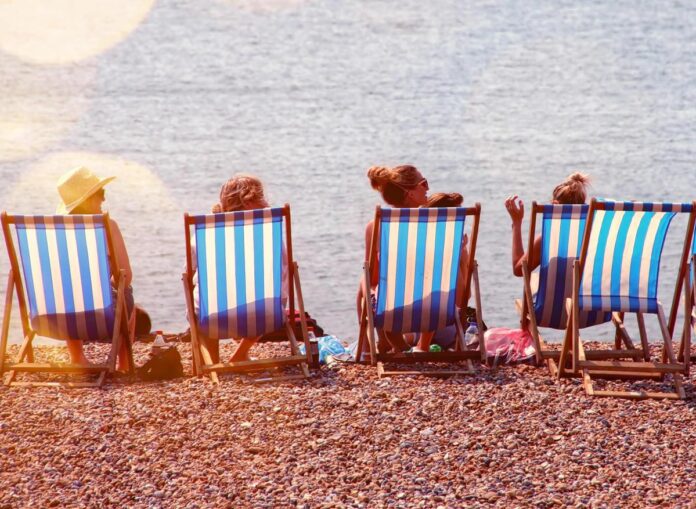 Dalle bollette alle vacanze, dal carburante al gelato: quanto ci costa agosto 2026