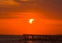 Eclissi parziale di sole, lo spettacolo al tramonto nei cieli d’Italia