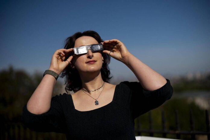 Eclissi totale, oggi lo spettacolo astronomico: ecco dove il sole sarà completamente oscurato