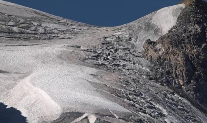 Emergenza climatica, Legambiente: “Ghiacciai delle Alpi francesi a rischio: perso il 35% del volume dal 2000”
