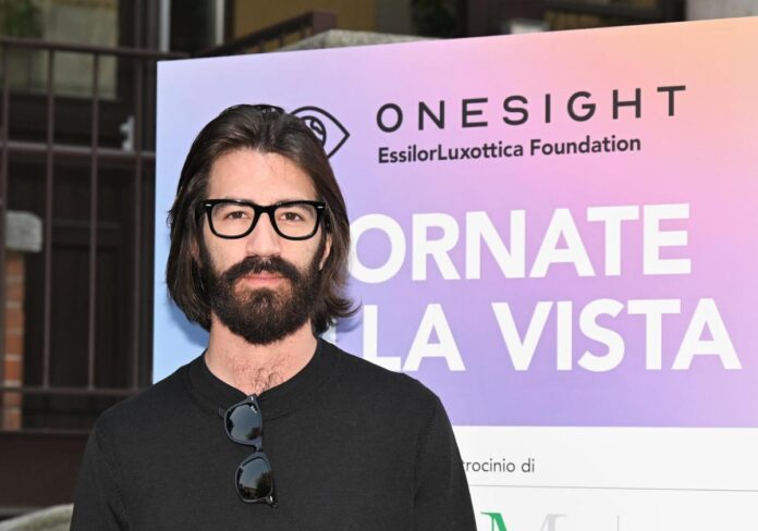EssilorLuxottica, Leonardo Maria Del Vecchio lascia tutti gli incarichi