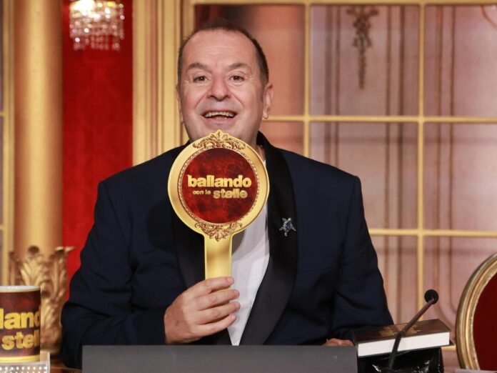 Fabio Canino lascia ‘Ballando con le stelle’ e si candida a Mediaset: “Dopo 17 anni è tempo di fare altre cose”