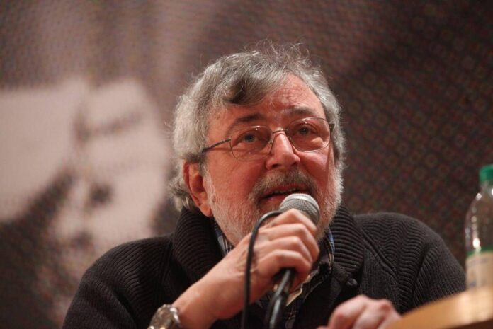 Guccini, a Pavana i funerali in forma privata