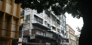 Incendio in un hotel a Calcutta: 9 morti, tra cui un bambino, e diversi feriti