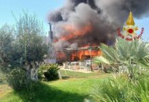 Incendio in uno stabilimento di Maccarese: in fiamme la ‘Rambla Beach’