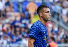 Inter, Lautaro Martinez e Bastoni litigano con l’arbitro