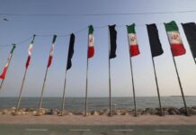 Iran, per Trump tre possibili strategie per battere Teheran. Araghchi: “Noi potenza invincibile”