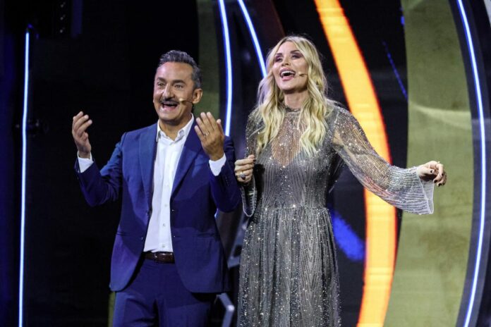 ‘La Notte dei Fiori’, stasera su Rai 1: lo show dedicato ai cantautori della scuola genovese