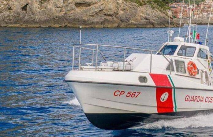 Lampedusa, sub falciato da gommone: muore 29enne