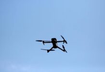 Lituania, drone invade spazio aereo: popolazione invitata a “cercare luogo sicuro”