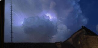 Meteo, Italia divisa a metà con temporali al Nord e caldo e sole al Sud: “Ma la fine dell’estate è ancora lontana”