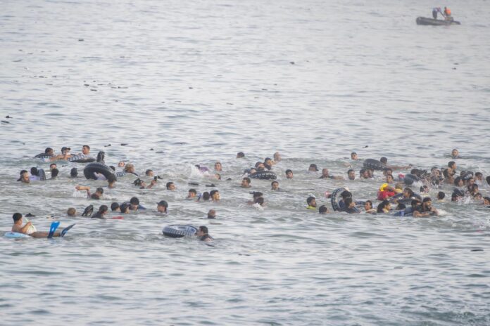 Migranti a Ceuta, Ue: “Solidali con la Spagna e cordoglio per le vittime”