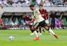 Milan-Manchester United, rissa sfiorata e rigore contestato in amichevole