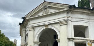 Monte Berico, alpini e soldati americani insieme per pulire portici e piazzale prima dell’8 settembre Portici di Monte Berico