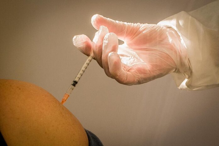 Morbillo negli Usa, peggiore epidemia in 35 anni: Kennedy Jr raccomanda vaccino