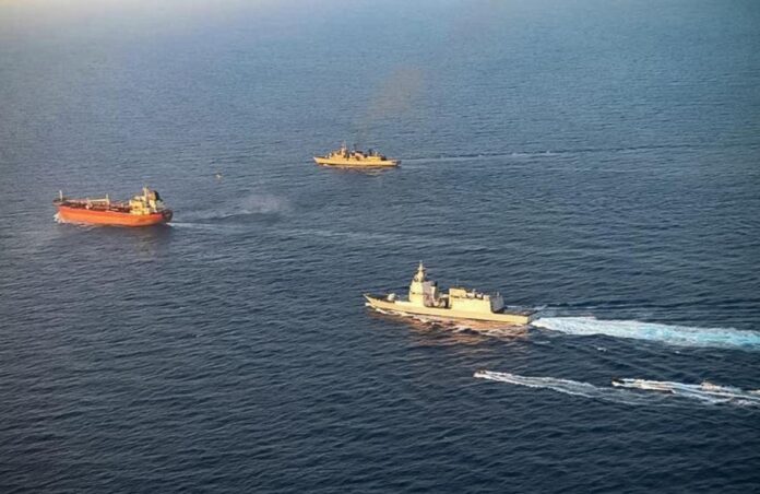 Nave della Marina abborda petroliera della ‘flotta ombra’ russa a Pantelleria