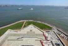 New York, barca si ribalta a Liberty Island: morti una donna e un neonato
