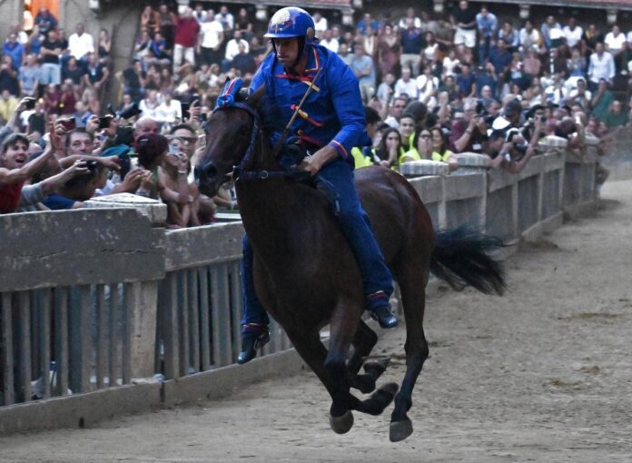 Palio Siena, notte tranquilla in ospedale per Tittia: condizioni in miglioramento