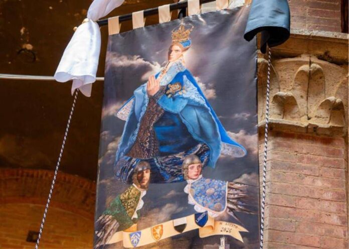 Palio di Siena 16 agosto, il Drappellone fa discutere: polemiche sul volto della Madonna ‘androgina’