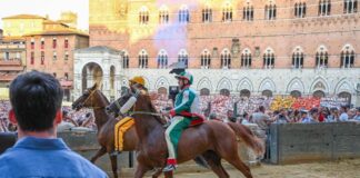 Palio di Siena, oggi l’Assunta: orario, cavalli, fantini e dove vederlo in tv