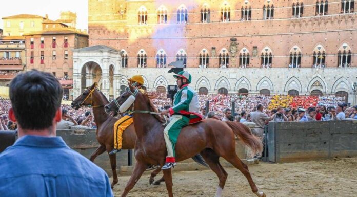 Palio di Siena, oggi si corre? Sole su Piazza del Campo