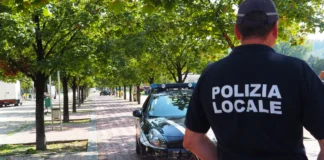 Vicenza, bloccato dopo inseguimento presunto spacciatore di marijuana: denunciato dalla Polizia Locale Polizia Locale vicenza droga