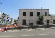 TAV a Vicenza Ovest, il M5S dopo il sequestro dei cantieri: “Massima vigilanza sul rischio amianto” Vicenza, possibile amianto nel cantiere TAV di viale Verona adiacente al cavalcaferrovia Ferreto de Ferreti (foto Francesco Di Bella per Vipiu.it)