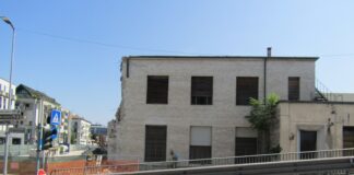 TAV a Vicenza Ovest, il M5S dopo il sequestro dei cantieri: “Massima vigilanza sul rischio amianto” Vicenza, possibile amianto nel cantiere TAV di viale Verona adiacente al cavalcaferrovia Ferreto de Ferreti (foto Francesco Di Bella per Vipiu.it)