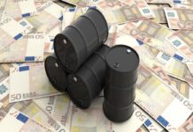 Prezzi petrolio in calo, Brent scende a 87,69 dollari: quanto costano benzina e diesel oggi
