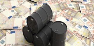 Prezzi petrolio in calo, Brent scende a 87,69 dollari: quanto costano benzina e diesel oggi