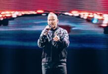 Ramazzotti operato alle corde vocali, l’esperto: “Rischi del mestiere”
