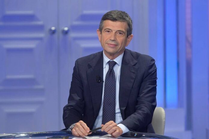 Rissa con spranghe e bottiglie in centro a Milano, Lupi: “Sicurezza centrale, Sala ha sottovalutato il problema”