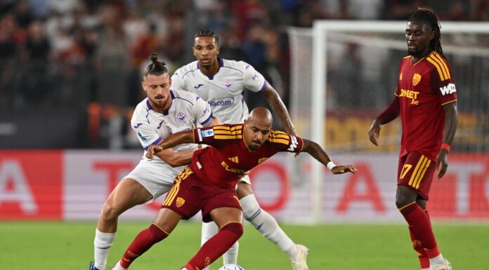 Roma-Fiorentina, gol annullato a Hermoso e proteste su rete Malen: cos’è successo