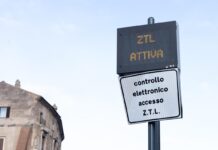 Roma, caos parcheggi quando giocano Roma e Lazio: il Campidoglio lancia ipotesi Ztl per Olimpico