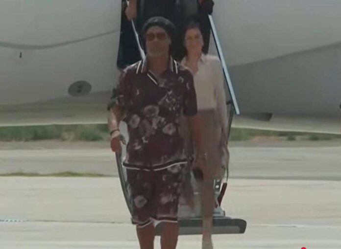 Ronaldinho atterrato in Italia, stasera la presentazione con il Ravenna
