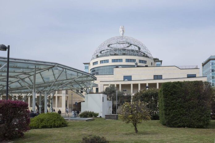 Scambio di embrioni al San Raffaele, riprende attività del centro di Medicina della Riproduzione