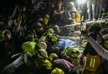 Terremoto in Colombia, donna di 32 anni estratta viva dalle macerie di un albergo tre giorni dopo il sisma: “C’è speranza”
