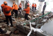 Terremoto in Indonesia, 47 morti e 2mila sfollati. Caccia ai dispersi