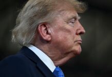 Trump ingrassato di 10 chili, il medico: “Colpa dello stress da presidenza”