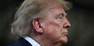 Trump ingrassato di 10 chili, il medico: “Colpa dello stress da presidenza”