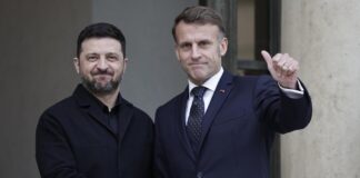 Ucraina, Macron sente Zelensky: “Orrore per raid russi, presto nuovi intercettori a Kiev”
