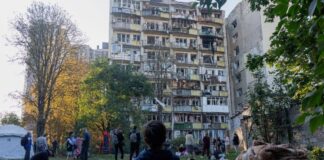 Ucraina, Mosca bombarda Kiev: 12 morti. Il sindaco: “Colpito ospedale pediatrico”. Polonia in allerta fa decollare aerei militari al confine