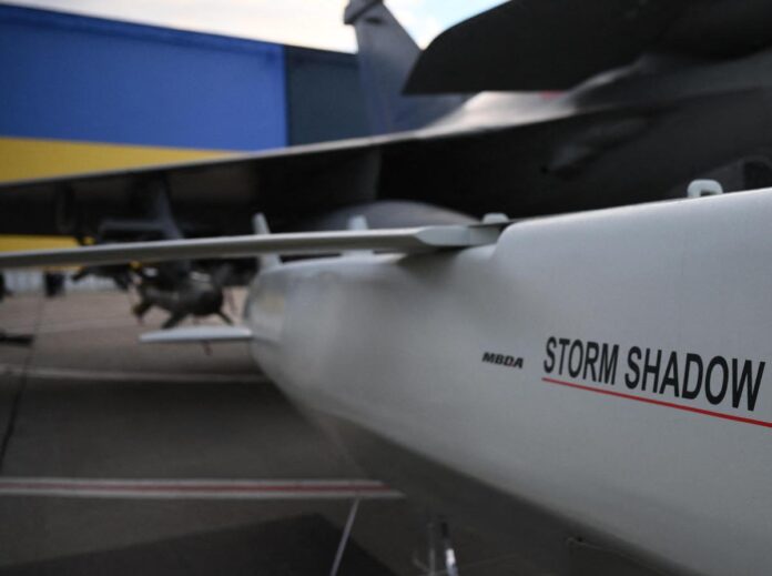 Ucraina potrà produrre missili Storm Shadow, sì di Regno Unito e Francia