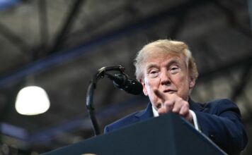 Usa-Canada, scoppia guerra commerciale tra dazi e accuse. Trump: “Ci derubano”