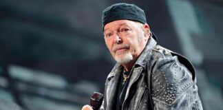Vasco Rossi furioso con un fan: “Non sono infame, è una fake vergognosa”